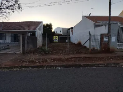 Lote/Terreno à venda, 299m² no Parque Residencial Quebec, Maringá