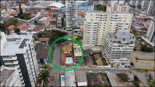 Casa com 4 Quartos à venda, 274m² no Barreiros, São José