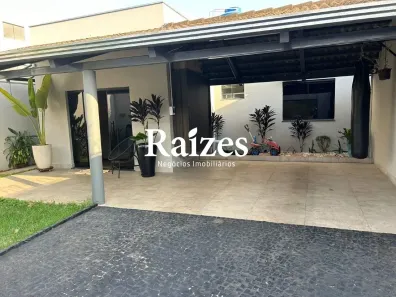 Casa com 3 Quartos à venda, 300m² no Jaraguá, Uberlândia