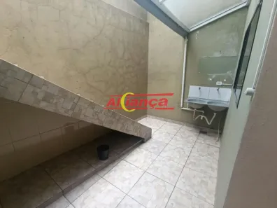 Casa com 2 Quartos para alugar, 125m² no Jardim Flor da Montanha, Guarulhos