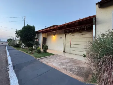 Casa com 3 Quartos à venda, 180m² no Fazenda São Domingos, Goiânia