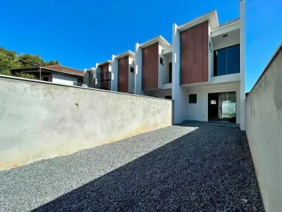 Sobrado com 2 Quartos à venda, 75m² no Floresta, Joinville