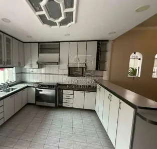 Sobrado com 4 Quartos para alugar, 198m² no Vila Camilópolis, Santo André