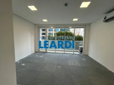 Sala Comercial para alugar, 32m² no Moema, São Paulo