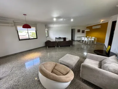 Apartamento com 4 Quartos para alugar, 240m² no Aleixo, Manaus