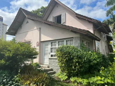 Imóvel Comercial com 3 Quartos para alugar, 250m² no Centro, Joinville
