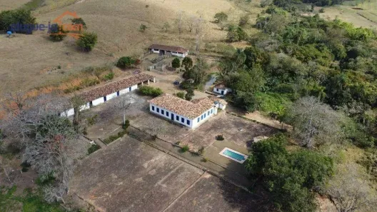 Fazenda/Sítio com 6 Quartos à venda, 1000m² no Chácara Marambaia, Caçapava
