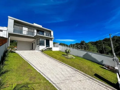 Casa com 3 Quartos à venda, 153m² no Primeiro de Maio, Brusque