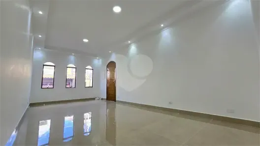 Sobrado com 3 Quartos à venda, 231m² no Parque São Domingos, São Paulo