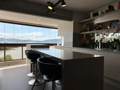 Apartamento com 3 Quartos à venda, 110m² no Coqueiros, Florianópolis