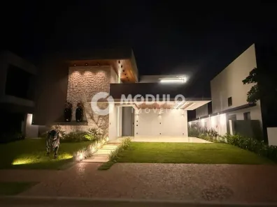 Casa de Condomínio com 3 Quartos à venda, 308m² no Granja Marileusa, Uberlândia