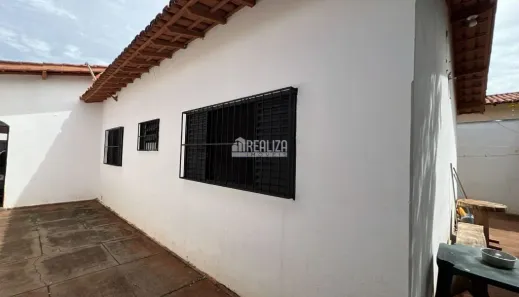 Casa com 3 Quartos à venda, 121m² no Vila Alvorada, Uberaba