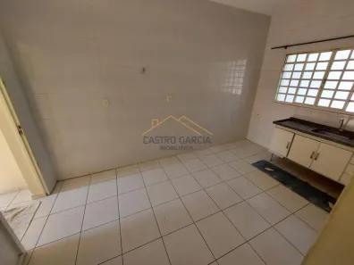 Casa com 2 Quartos para alugar, 76m² no Parque Residencial Jaguari, Americana