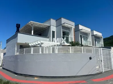 Sobrado com 2 Quartos à venda, 160m² no Bela Vista, Palhoça