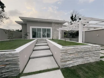 Casa de Condomínio com 3 Quartos à venda, 180m² no Caravelas, Armação dos Búzios