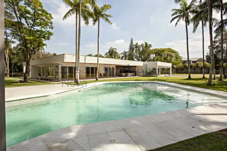 Casa de Condomínio com 5 Quartos para alugar, 900m² no Jardim dos Estados, São Paulo