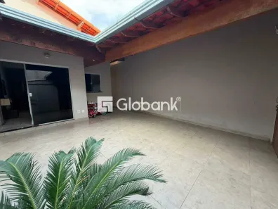 Casa com 2 Quartos para alugar, 85m² no Alcides Rabelo, Montes Claros