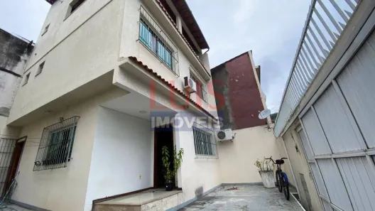 Casa com 2 Quartos à venda, 111m² no São Lourenço, Niterói