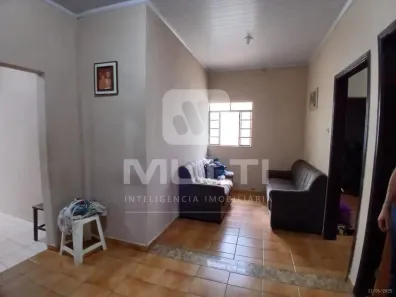 Casa com 3 Quartos à venda, 200m² no Nossa Senhora Aparecida, Uberlândia