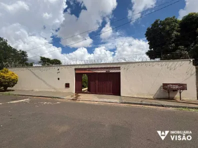 Casa com 3 Quartos à venda, 561m² no Recreio dos Bandeirantes, Uberaba