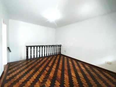 Casa com 3 Quartos para alugar, 298m² no Medianeira, Porto Alegre
