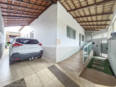 Casa com 3 Quartos à venda, 200m² no Interlagos, Divinópolis