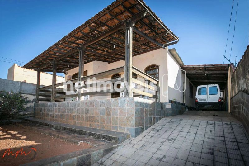 Casa com 3 quartos — Jardim Guanabara, Belo Horizonte
