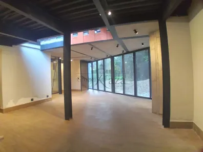 Prédio Comercial para alugar, 300m² no Urbanova, São José dos Campos
