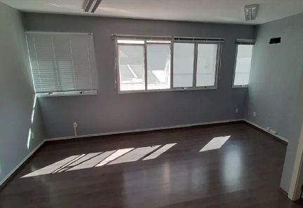 Sala Comercial à venda, 32m² no Menino Deus, Porto Alegre