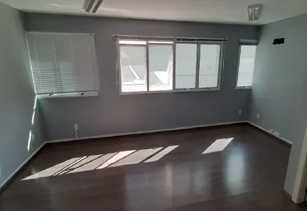 Sala Comercial à venda, 32m² no Menino Deus, Porto Alegre