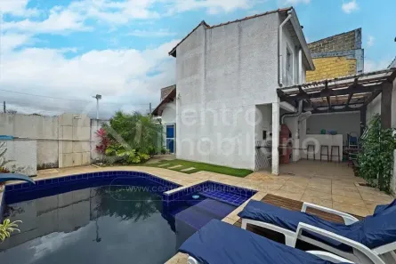 Casa com 3 Quartos à venda, 94m² no Parque Turistico, Peruíbe