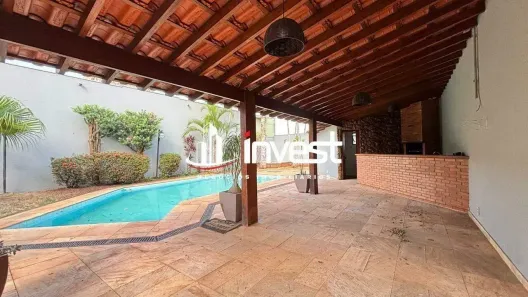 Casa com 4 Quartos para alugar, 496m² no Jardim Alexandre Campos, Uberaba