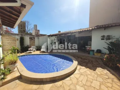 Casa com 4 Quartos à venda, 345m² no Centro, Uberlândia
