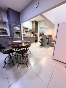 Sobrado com 3 Quartos à venda, 155m² no Jardim Vitória, Goiânia