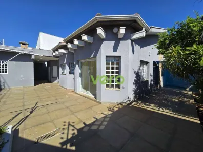 Casa com 3 Quartos para alugar, 185m² no Jardim São Roque, Americana