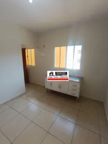 Casa com 1 Quarto para alugar, 30m² no Vila Liviero, São Paulo