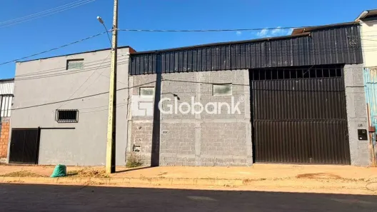 Galpão/Depósito/Armazém para alugar, 400m² no Alto da Boa Vista, Montes Claros