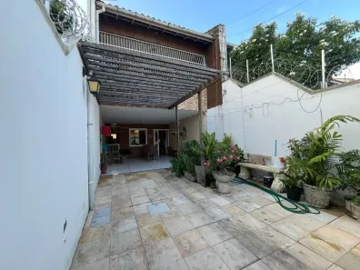 Casa com 3 Quartos à venda, 180m² no Quintino Cunha, Fortaleza