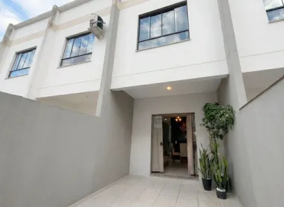 Sobrado com 2 Quartos à venda, 69m² no São Francisco de Assis, Camboriú