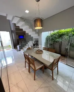 Casa com 4 Quartos à venda, 244m² no Jardim Patrícia, Uberlândia