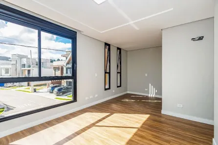 Casa de Condomínio com 3 Quartos à venda, 174m² no Santa Cândida, Curitiba
