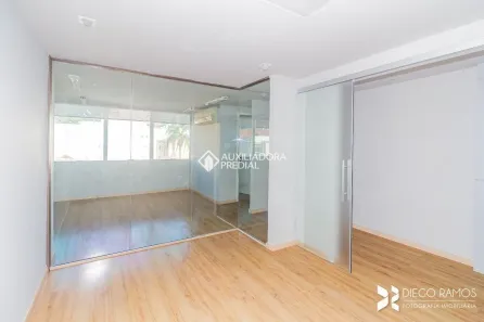 Sala Comercial à venda, 64m² no Santana, Porto Alegre