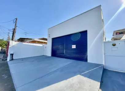 Galpão/Depósito/Armazém com 1 Quarto para venda ou aluguel, 250m² no Santa Maria, Santos