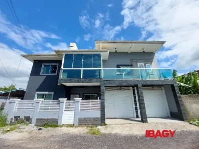 Casa com 3 Quartos para alugar, 200m² no Campeche, Florianópolis