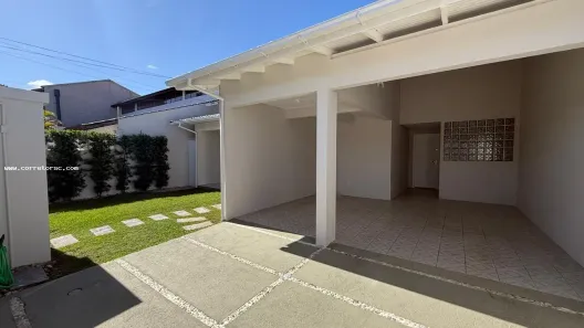 Casa com 4 Quartos à venda, 170m² no Itacorubi, Florianópolis