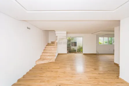Sobrado com 3 Quartos à venda, 164m² no Campo Comprido, Curitiba