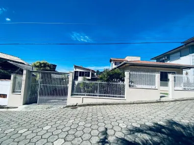 Casa com 4 Quartos à venda, 218m² no Trindade, Florianópolis