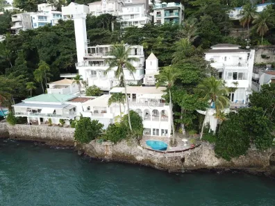 Apartamento com 3 Quartos para alugar, 179m² no Mar e Céu, Guarujá