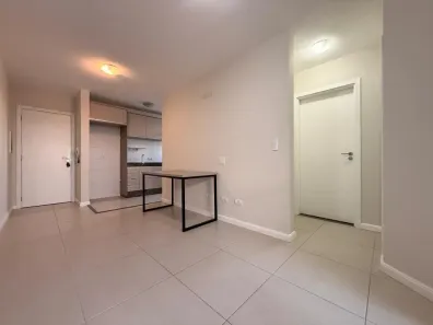 Apartamento com 2 Quartos para alugar, 51m² no Vila Marumby, Maringá