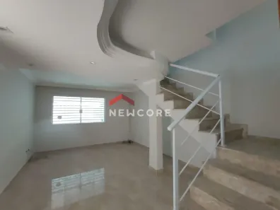 Sobrado com 3 Quartos à venda, 202m² no Vila Nilo, São Paulo